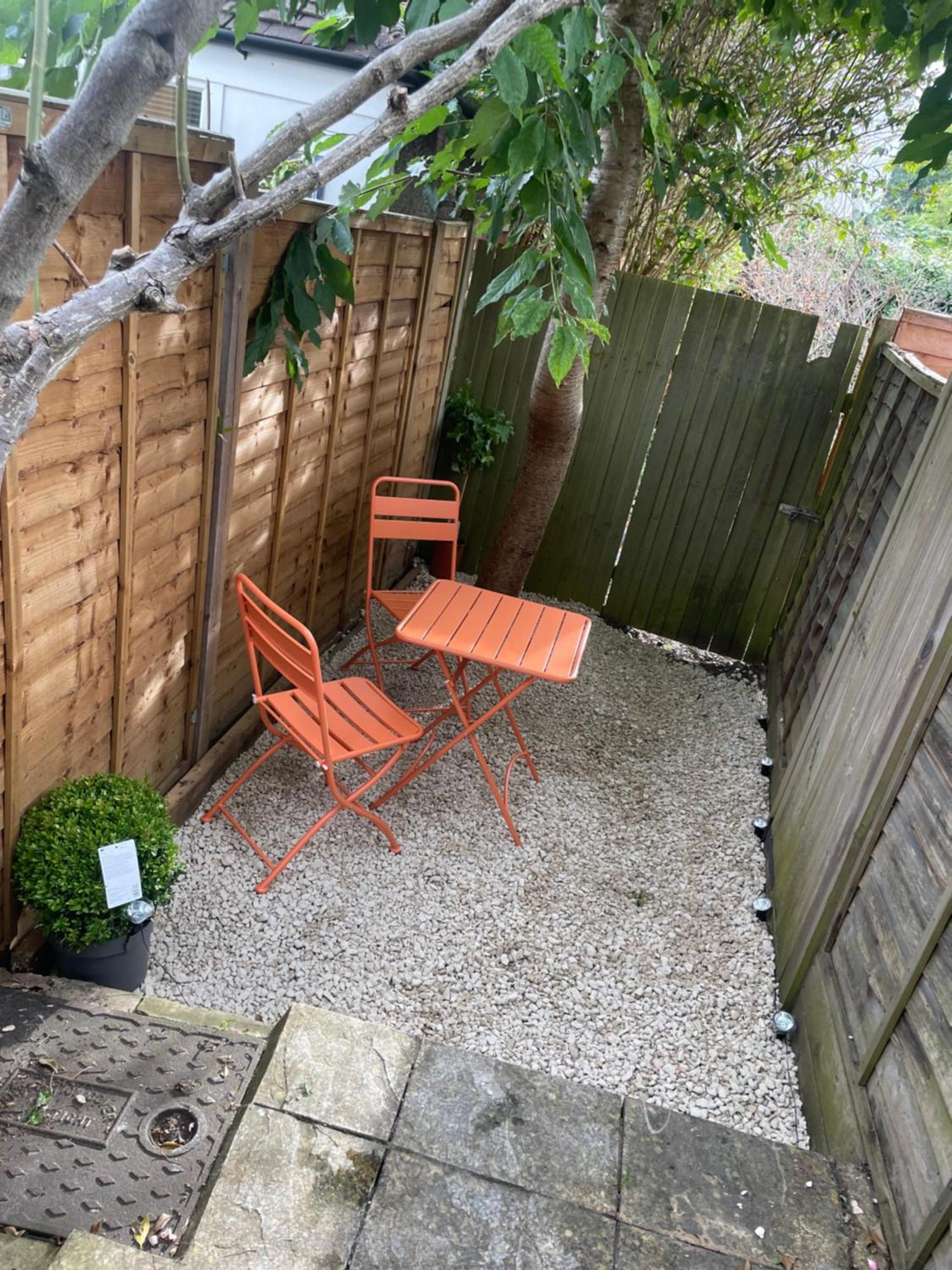 Super Convenient For Central London - Large 2 Double Bed Apartment 30 Seconds Walk To Platform Train Station And 19 Mins To London Waterloo Ngoại thất bức ảnh